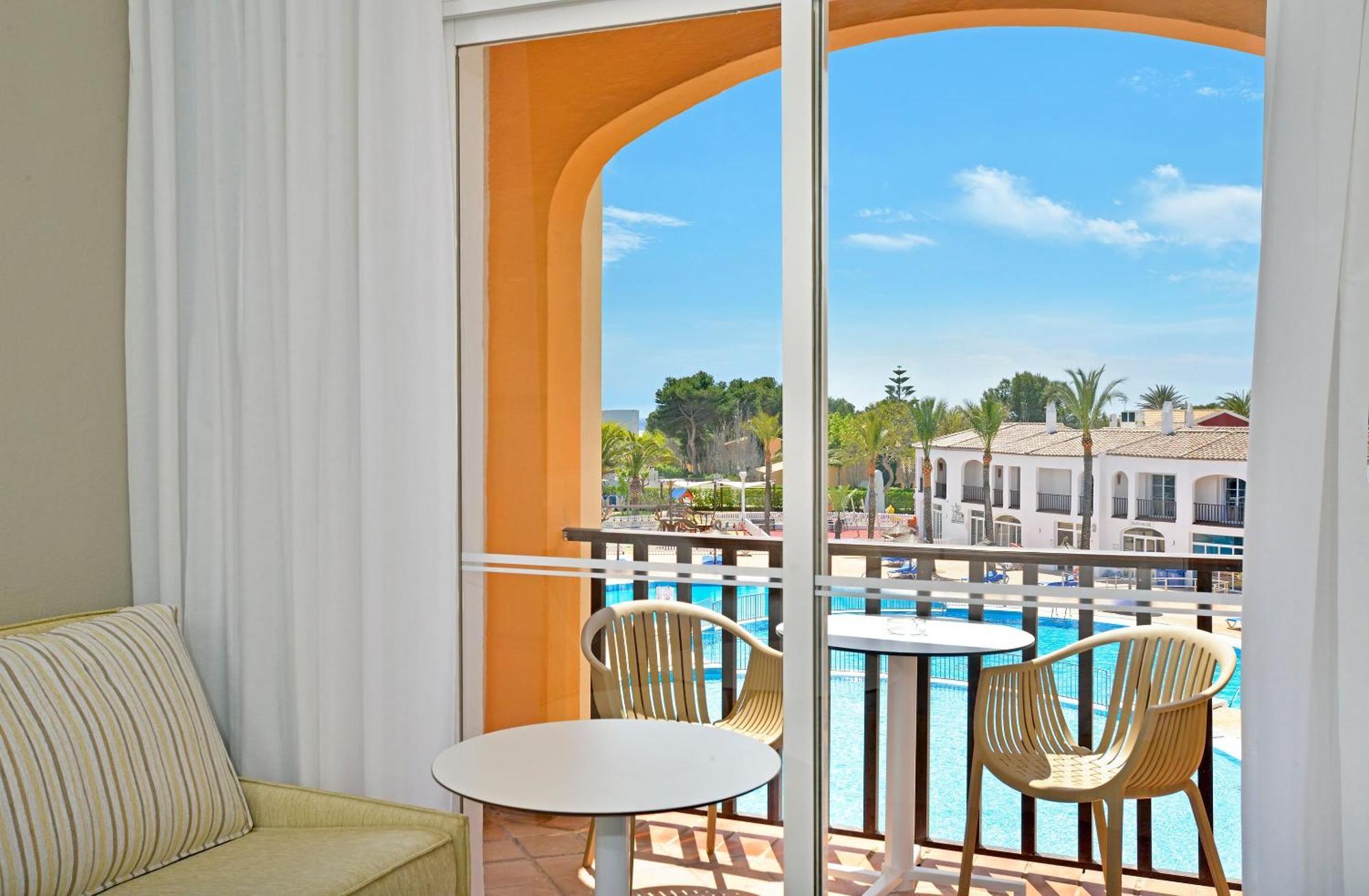 Sol Room Pool View